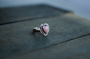 Queen Conch Heart Ring - Size 7